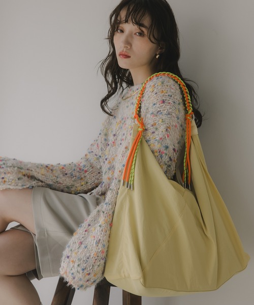 210nouve（トゥージュヌーブ）の「配色 ドローコード ナイロン ショルダーバッグ（ショルダーバッグ・レディース・グレー/イエロー/レッド/アイボリー・FREE）」の4枚目の写真