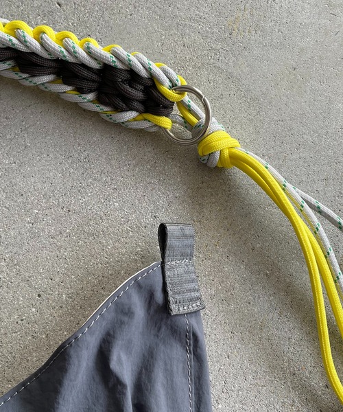 210nouve（トゥージュヌーブ）の「配色 ドローコード ナイロン ショルダーバッグ（ショルダーバッグ・レディース・グレー/イエロー/レッド/アイボリー・FREE）」の8枚目の写真