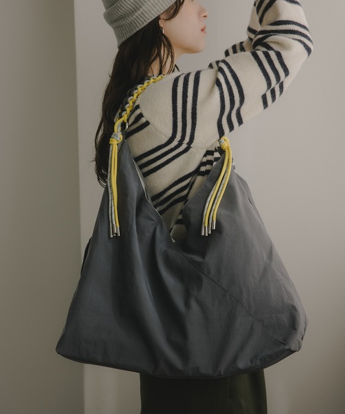 210nouve（トゥージュヌーブ）の「配色 ドローコード ナイロン ショルダーバッグ（ショルダーバッグ・レディース・グレー/イエロー/レッド/アイボリー・FREE）」の19枚目の写真