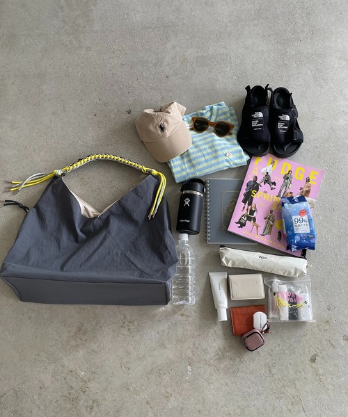 210nouve（トゥージュヌーブ）の「配色 ドローコード ナイロン ショルダーバッグ（ショルダーバッグ・レディース・グレー/イエロー/レッド/アイボリー・FREE）」の12枚目の写真