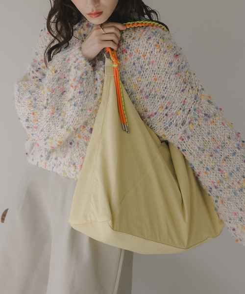 210nouve（トゥージュヌーブ）の「配色 ドローコード ナイロン ショルダーバッグ（ショルダーバッグ・レディース・グレー/イエロー/レッド/アイボリー・FREE）」の17枚目の写真