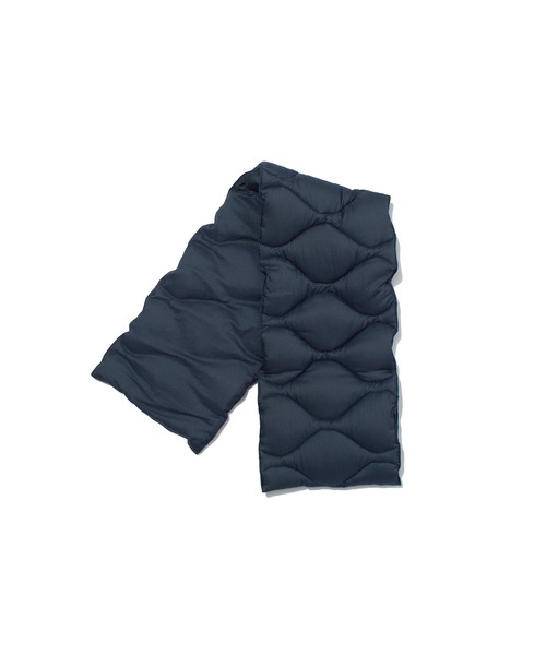 F/CE. （エフシーイー）の「F/CE. 25-TAION BY F/CE. PACKABLE DOWN SCARF / エフシーイー  25-タイオンバイエフシーイーパッカブルダウンスカーフ（マフラー・メンズ・グレー/ダークグリーン/ブラック/ネイビー/パープル・FREE）」の5枚目の写真