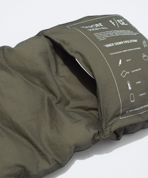 F/CE. （エフシーイー）の「F/CE. 25-TAION BY F/CE. PACKABLE DOWN SCARF / エフシーイー  25-タイオンバイエフシーイーパッカブルダウンスカーフ（マフラー・メンズ・グレー/ダークグリーン/ブラック/ネイビー/パープル・FREE）」の9枚目の写真