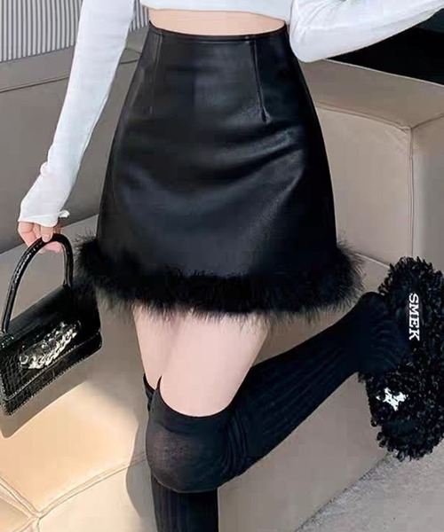 meJane(ミージェーン)の「裾ファー 合皮ミニスカート(スカート・レディース・ホワイト/ブラック・S/M)」の2枚目の写真