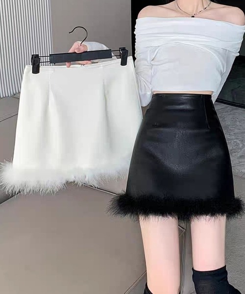meJane(ミージェーン)の「裾ファー 合皮ミニスカート(スカート・レディース・ホワイト/ブラック・S/M)」の6枚目の写真