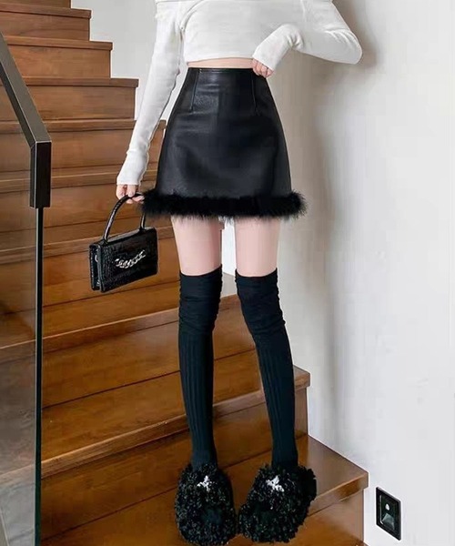 meJane(ミージェーン)の「裾ファー 合皮ミニスカート(スカート・レディース・ホワイト/ブラック・S/M)」の10枚目の写真