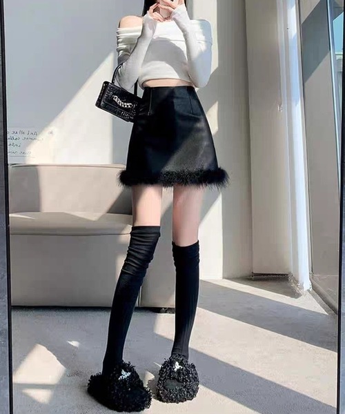 meJane(ミージェーン)の「裾ファー 合皮ミニスカート(スカート・レディース・ホワイト/ブラック・S/M)」の3枚目の写真