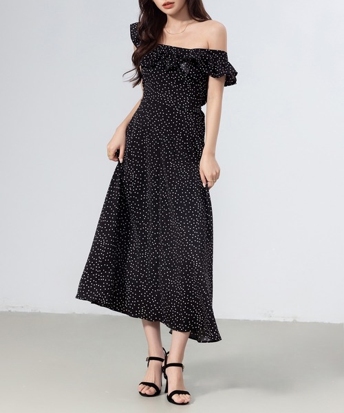 DAY CLOSET(デイ クローゼット)の「レディース 前後2WAY小粒柄ワンショルロングワンピース(ワンピース・レディース・ブラック系その他/ドット・M/L/XL/S)」の2枚目の写真