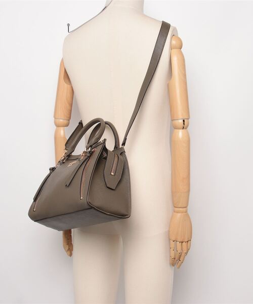 Guess(ゲス)の「WRENLEY Satchel サッチェルバッグ(ショルダーバッグ・レディース・ブラウン/オリーブ/ストーン・ONE SIZE)」の20枚目の写真