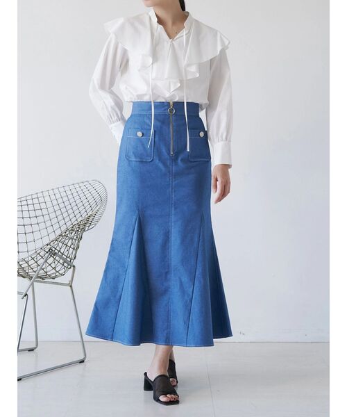 TONAL(トーナル)の「ラッフルフリルブラウス(シャツ/ブラウス・レディース・オフホワイト/ブラック/ベージュ・MEDIUM)」の19枚目の写真