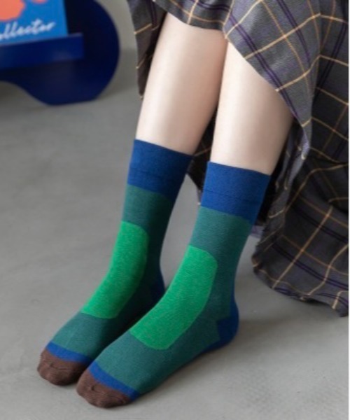 Burner（バーナー）の「【OKUOKU　0909】カラフル　ドット　抽象柄ソックス oku-socks-738984993663-3（ソックス/靴下・レディース・ブルー系その他/ワイン系/ブラック系その他・FREE）」の2枚目の写真