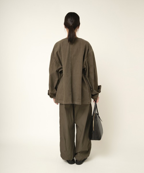 RNA-N（アールエヌエーエヌ）の「J2149 ノーカラービッグカバーオール（カバーオール・レディース・インディゴブルー/ブラック/オリーブ・FREE）」の18枚目の写真