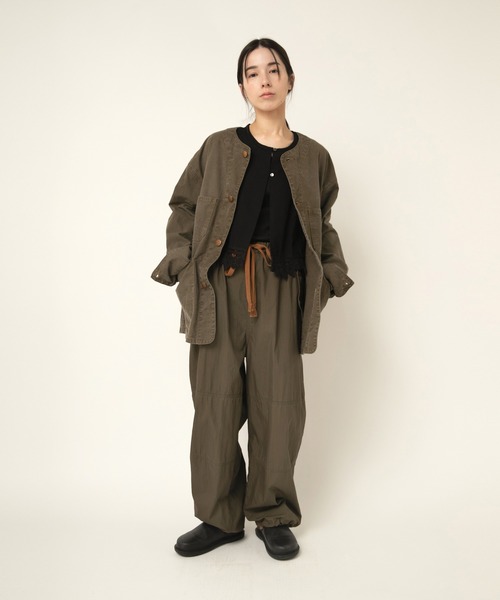 RNA-N（アールエヌエーエヌ）の「J2149 ノーカラービッグカバーオール（カバーオール・レディース・インディゴブルー/ブラック/オリーブ・FREE）」の14枚目の写真