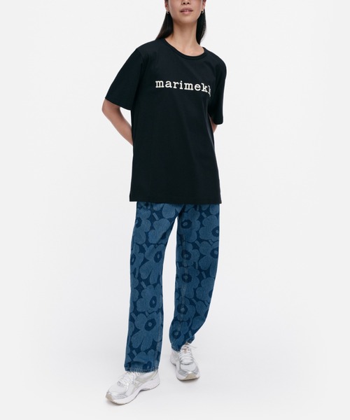 marimekko(マリメッコ)の「【kioski】 Vihne Logo / t-shirt(Tシャツ/カットソー・レディース・ブラック/レッド・X-SMALL/SMALL/MEDIUM/LARGE)」の1枚目の写真