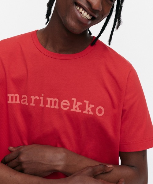 marimekko(マリメッコ)の「【kioski】 Vihne Logo / t-shirt(Tシャツ/カットソー・レディース・ブラック/レッド・X-SMALL/SMALL/MEDIUM/LARGE)」の13枚目の写真