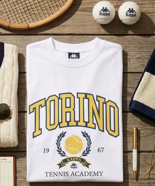 Kappa(カッパ)の「≪ウェルネスシリーズ≫ルーズフィット テニスグラフィック ユニセックスTシャツ(Tシャツ/カットソー・レディース・ホワイト/ブラック/ブラウン系その他・LARGE/MEDIUM/SMALL)」の2枚目の写真