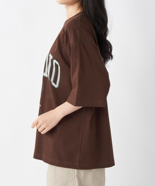 Kappa(カッパ)の「≪ウェルネスシリーズ≫ルーズフィット テニスグラフィック ユニセックスTシャツ(Tシャツ/カットソー・レディース・ホワイト/ブラック/ブラウン系その他・LARGE/MEDIUM/SMALL)」の11枚目の写真