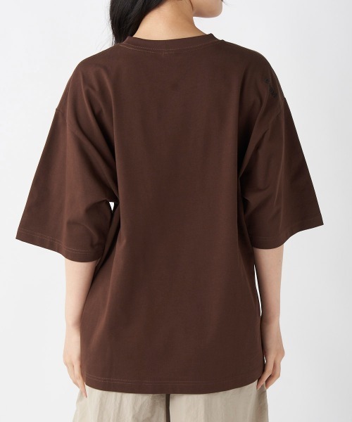 Kappa(カッパ)の「≪ウェルネスシリーズ≫ルーズフィット テニスグラフィック ユニセックスTシャツ(Tシャツ/カットソー・レディース・ホワイト/ブラック/ブラウン系その他・LARGE/MEDIUM/SMALL)」の12枚目の写真