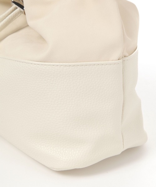 LAKOLE（ラコレ）の「ヌバック風コンビ巾着ショルダーバッグ / 587754（ショルダーバッグ・レディース・ベージュ/オフホワイト/ブラック・FREE）」の17枚目の写真