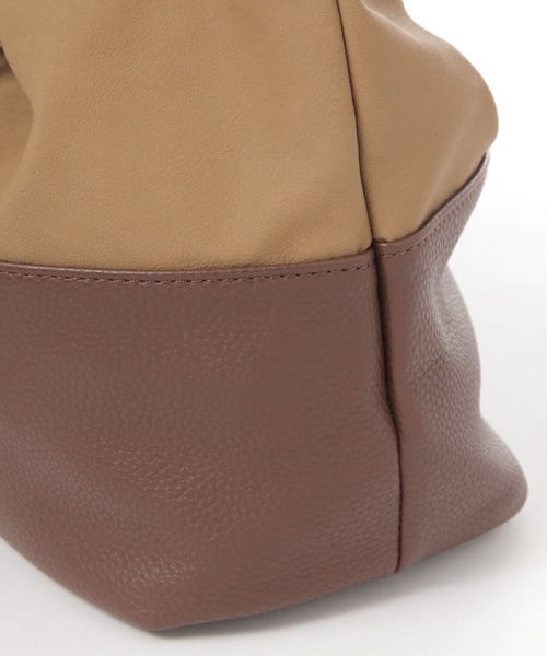 LAKOLE（ラコレ）の「ヌバック風コンビ巾着ショルダーバッグ / 587754（ショルダーバッグ・レディース・ベージュ/オフホワイト/ブラック・FREE）」の11枚目の写真