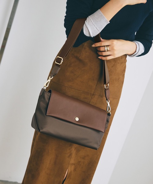 Breath TOPKAPI(ブレストプカピ)の「【Breath TOPKAPI】DAY TRIPPER デイトリッパー ナイロン ショルダーバッグ(ショルダーバッグ・レディース・ブラウン/ブラック/グレイッシュベージュ・FREE)」の4枚目の写真