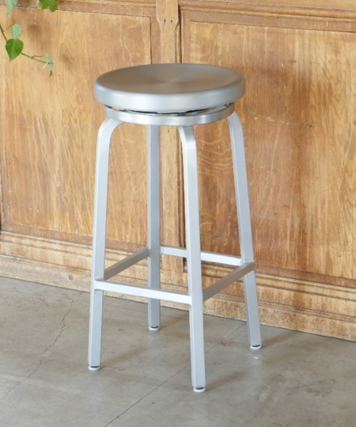 DULTON(ダルトン)の「ALUMINIUM ROUND STOOL L/アルミニウム ラウンド スツール(家具・メンズ・シルバー・L)」の1枚目の写真