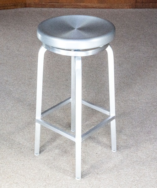 DULTON(ダルトン)の「ALUMINIUM ROUND STOOL L/アルミニウム ラウンド スツール(家具・メンズ・シルバー・L)」の3枚目の写真
