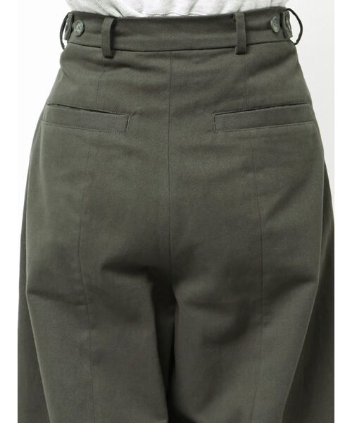 Ungrid（アングリッド）の「起毛コクーンチノパンツ（チノパンツ・レディース・アイボリー/チャコールグレー・SMALL/MEDIUM）」の4枚目の写真