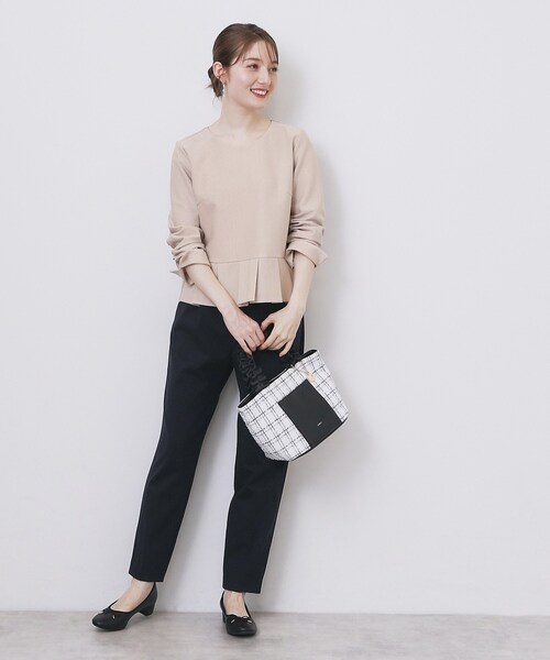 index（インデックス）の「ストレッチペプラムラメトップス【洗濯機OK/防シワ/抗ピル】《S～3L》（Tシャツ/カットソー・レディース・ナチュラル/チャコールグレー/サックスブルー・42/40/38/36/44）」の9枚目の写真