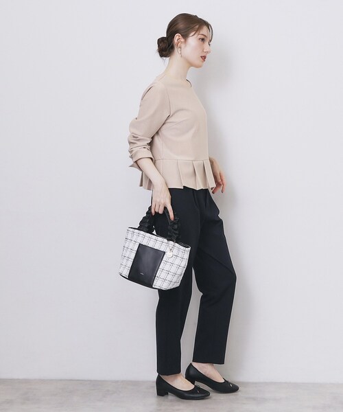 index（インデックス）の「ストレッチペプラムラメトップス【洗濯機OK/防シワ/抗ピル】《S～3L》（Tシャツ/カットソー・レディース・ナチュラル/チャコールグレー/サックスブルー・42/40/38/36/44）」の10枚目の写真