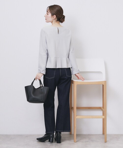 index（インデックス）の「ストレッチペプラムラメトップス【洗濯機OK/防シワ/抗ピル】《S～3L》（Tシャツ/カットソー・レディース・ナチュラル/チャコールグレー/サックスブルー・42/40/38/36/44）」の14枚目の写真