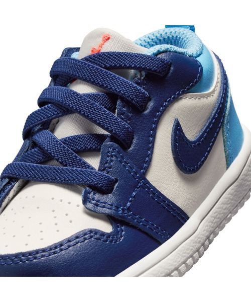 JORDAN BRAND（ジョーダンブランド）の「12-16 JORDAN 1 LOW ALT (TD)　DR9747-149（スニーカー・キッズ・ホワイト・13/14/15 /16/12）」の6枚目の写真
