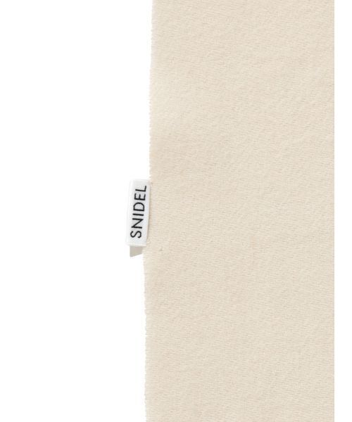 SNIDEL（スナイデル）の「カシミア混マフラー（マフラー・レディース・キャメル/アイボリー/ライトブルー・F）」の8枚目の写真