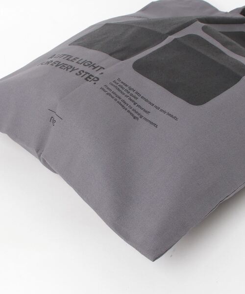 rae(レイ)の「【新色追加】rae /Urban Print Tote Bag / アーバンプリントトートバッグ(トートバッグ・レディース・ダークグレー/グリーン/ネイビー系/イエロー/オレンジ/ダークブラウン/バーガンディー/ミント/サンドベージュ/サックスブルー/ピンク/ライトパープル/ライトブルー/オリーブ/パープル・FREE)」の18枚目の写真