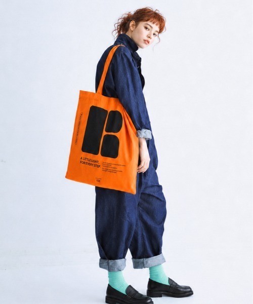 rae(レイ)の「【新色追加】rae /Urban Print Tote Bag / アーバンプリントトートバッグ(トートバッグ・レディース・ダークグレー/グリーン/ネイビー系/イエロー/オレンジ/ダークブラウン/バーガンディー/ミント/サンドベージュ/サックスブルー/ピンク/ライトパープル/ライトブルー/オリーブ/パープル・FREE)」の15枚目の写真