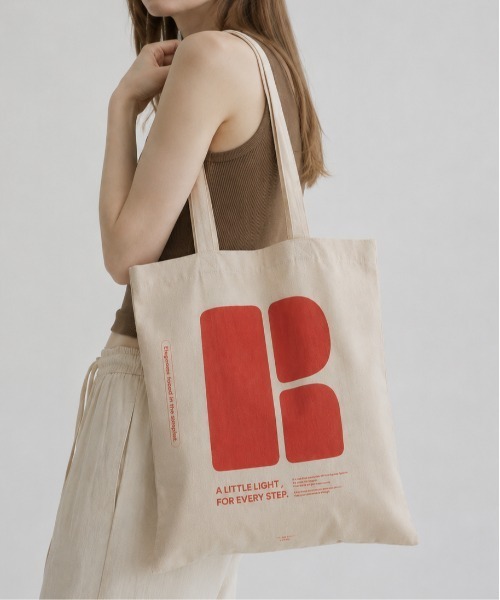 rae(レイ)の「【新色追加】rae /Urban Print Tote Bag / アーバンプリントトートバッグ(トートバッグ・レディース・ダークグレー/グリーン/ネイビー系/イエロー/オレンジ/ダークブラウン/バーガンディー/ミント/サンドベージュ/サックスブルー/ピンク/ライトパープル/ライトブルー/オリーブ/パープル・FREE)」の3枚目の写真