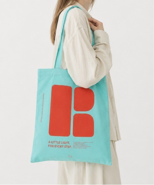 rae(レイ)の「【新色追加】rae /Urban Print Tote Bag / アーバンプリントトートバッグ(トートバッグ・レディース・ダークグレー/グリーン/ネイビー系/イエロー/オレンジ/ダークブラウン/バーガンディー/ミント/サンドベージュ/サックスブルー/ピンク/ライトパープル/ライトブルー/オリーブ/パープル・FREE)」の6枚目の写真
