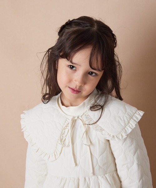 riziere(リジェール)の「キルティングフリル付け衿(付け襟・キッズ・アイボリー/ブラック・FREE)」の1枚目の写真