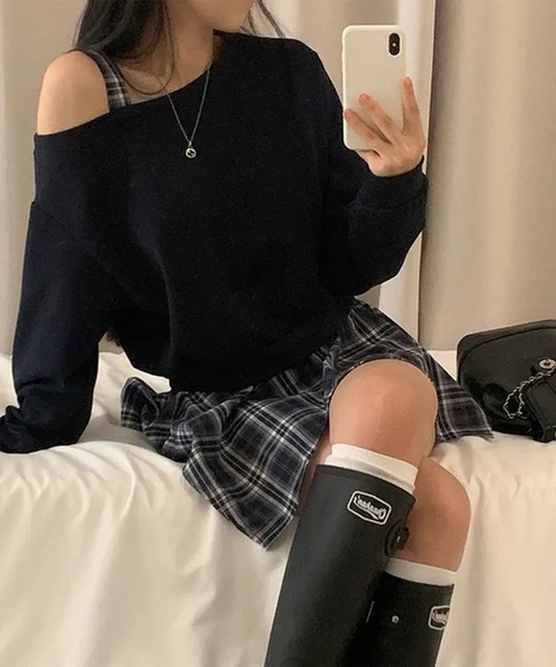 LYEON(リヨン)の「チェック柄イレヘムレイヤード風スウェットトップス(スウェット・レディース・グレー/ネイビー・FREE)」の6枚目の写真