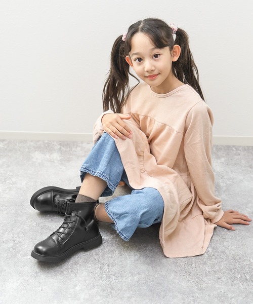 SOROTTO(ソロット)の「レースアップのアンクル丈ショートブーツ(ブーツ・キッズ・ブラック・18.0cm/19.0cm/20.0cm/21.0cm/22.0cm)」の4枚目の写真