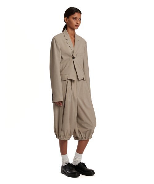 Double-Breasted Short Blazer_Beige（テーラードジャケット）｜TRUNK