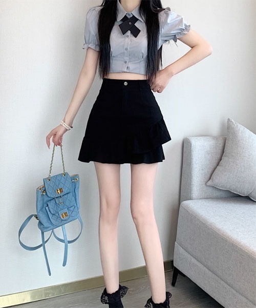 VIBGYOR Women(ヴィブジョー ウィメン)の「【Mayree】裾フレア フリルデザイン ミニスカート(スカート・レディース・ブラック・LARGE)」の5枚目の写真