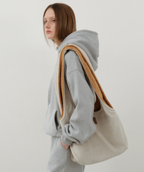 WEDNESDAYOASISFORWOMEN（ウェンズデー オアシス フォー ウーマン）の「ウォーミーリバーシブルダンブルバッグ_BEIGE(W25-ACC07)（ショルダーバッグ・レディース・ベージュ・OS）」の3枚目の写真