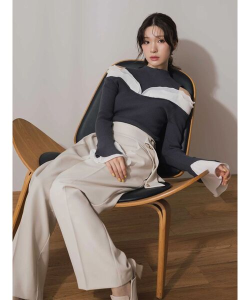 MERCURYDUO（マーキュリーデュオ）の「プリーツフリル使いニット（ニット/セーター・レディース・チャコールグレー/オフホワイト/ベージュ・FREE）」の5枚目の写真