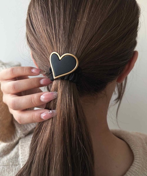 kutir（クティール）の「kutirlune／ワンポイントハートヘアゴム（ヘアゴム・レディース・ブラック/ベージュ/レッド・FREE）」の2枚目の写真