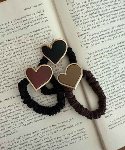 kutir（クティール）の「kutirlune／ワンポイントハートヘアゴム（ヘアゴム・レディース・ブラック/ベージュ/レッド・FREE）」の6枚目の写真