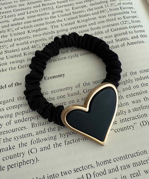 kutir（クティール）の「kutirlune／ワンポイントハートヘアゴム（ヘアゴム・レディース・ブラック/ベージュ/レッド・FREE）」の5枚目の写真