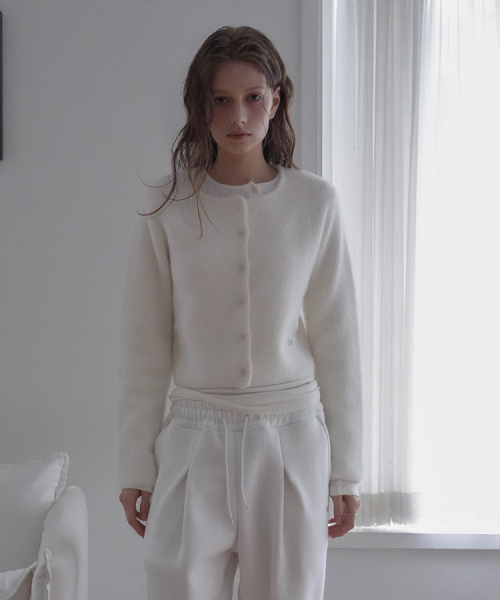 DEHEVE（デヘヴェ）の「Soft Fur Cardigan [White]（カーディガン/ボレロ・レディース・その他・FREE）」の2枚目の写真