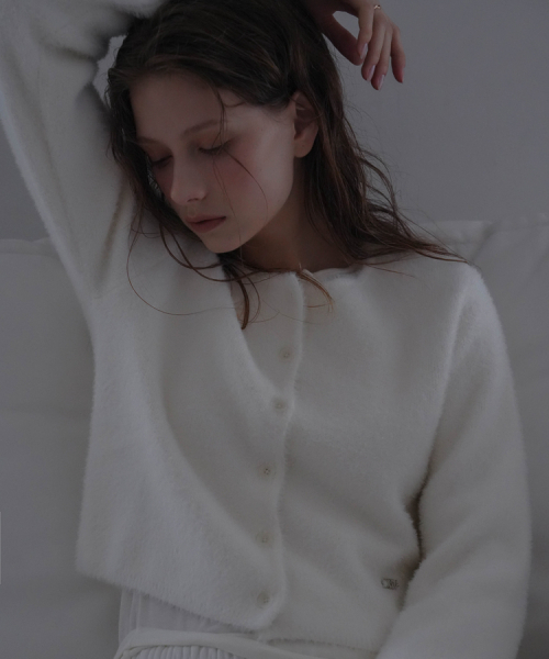 DEHEVE（デヘヴェ）の「Soft Fur Cardigan [White]（カーディガン/ボレロ・レディース・その他・FREE）」の4枚目の写真