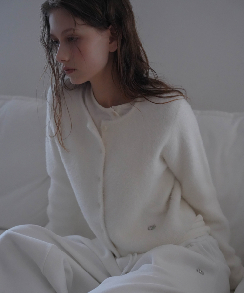 DEHEVE（デヘヴェ）の「Soft Fur Cardigan [White]（カーディガン/ボレロ・レディース・その他・FREE）」の5枚目の写真